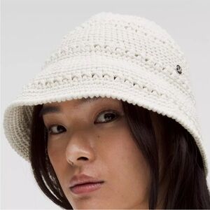 Lululemon White Crochet Bucket Hat, NWT